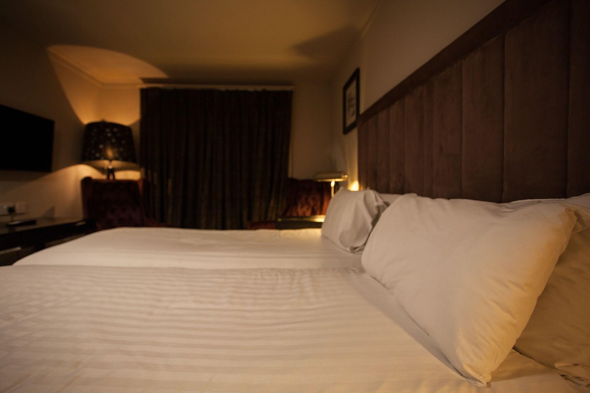 Strathaven Hotel Extérieur photo